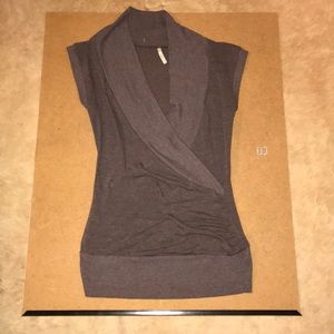 Bella D long dark beige sweater shirt